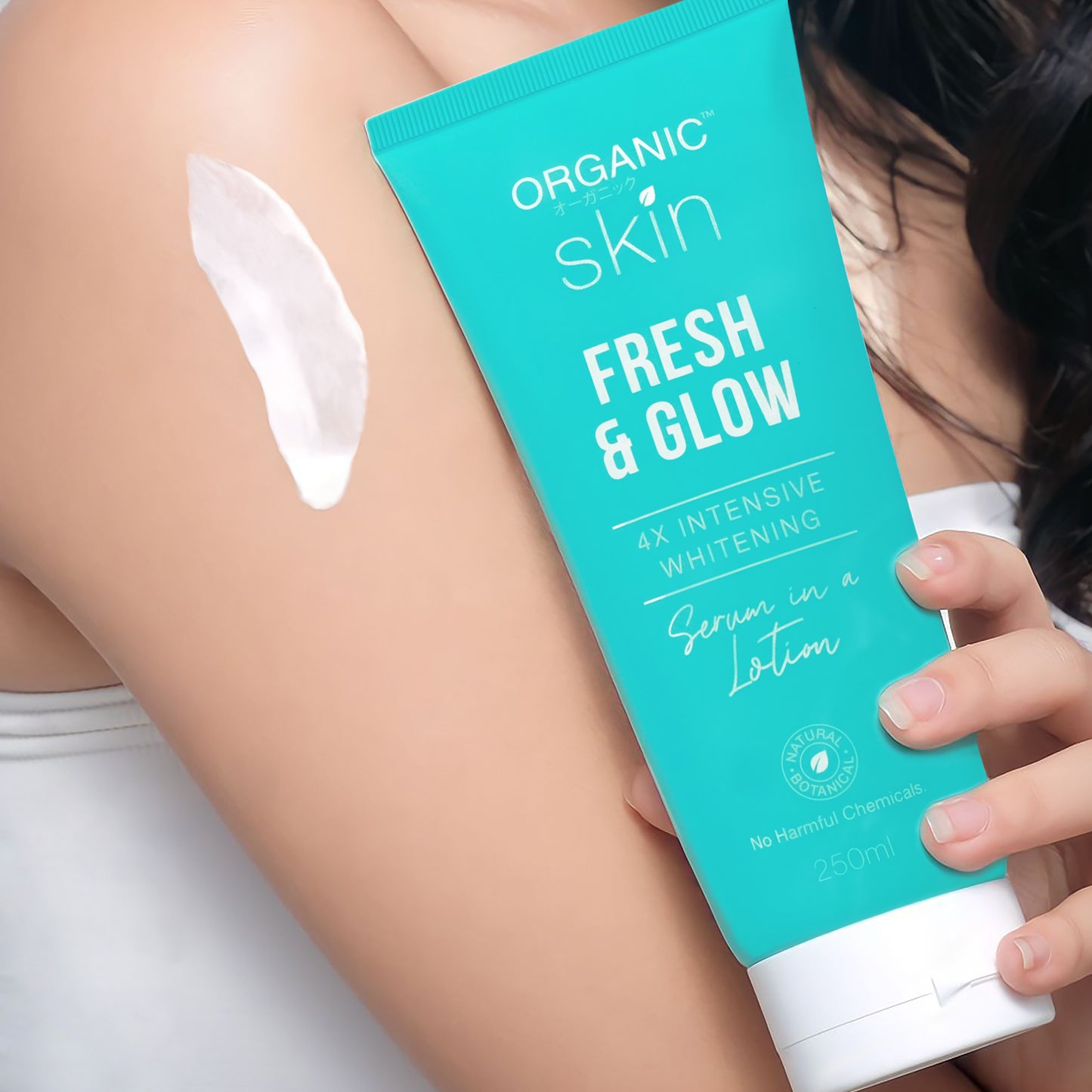 Organic Skin Japan Fresh & Glow 4x Intensive Whitening Serum in a Lotion with Vitamin C (250ml)